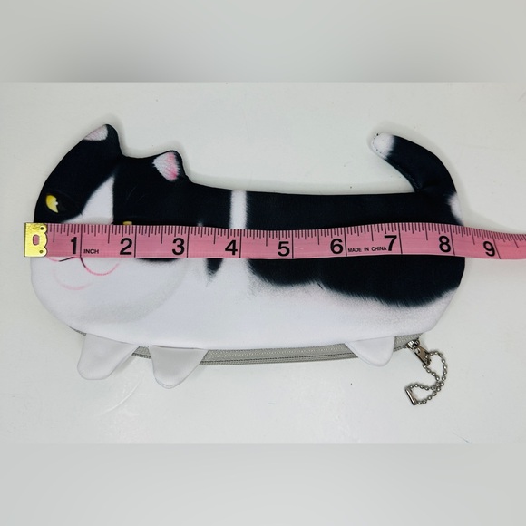 Dimensional Black & White Cat Zipper Pen Case Makeup Pouch Pencil Bag - Picture 4 of 5